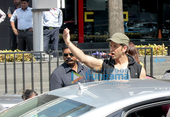 hrithik roshan sussanne roshan snapped post lunch party for hridaans birthday at joss 4