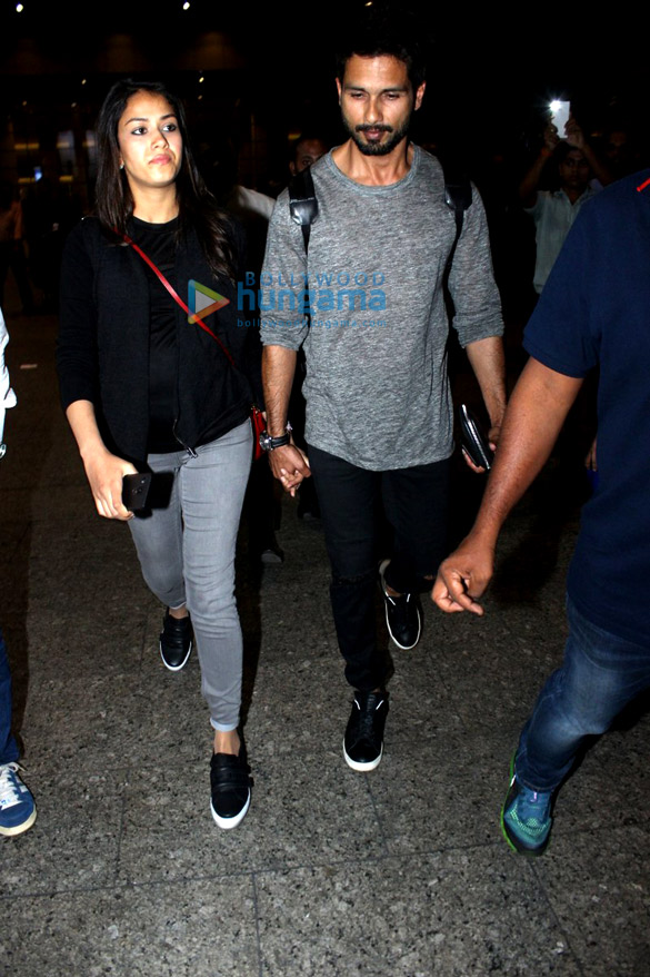 shahid kapoor mira rajput arrive from vacations 6
