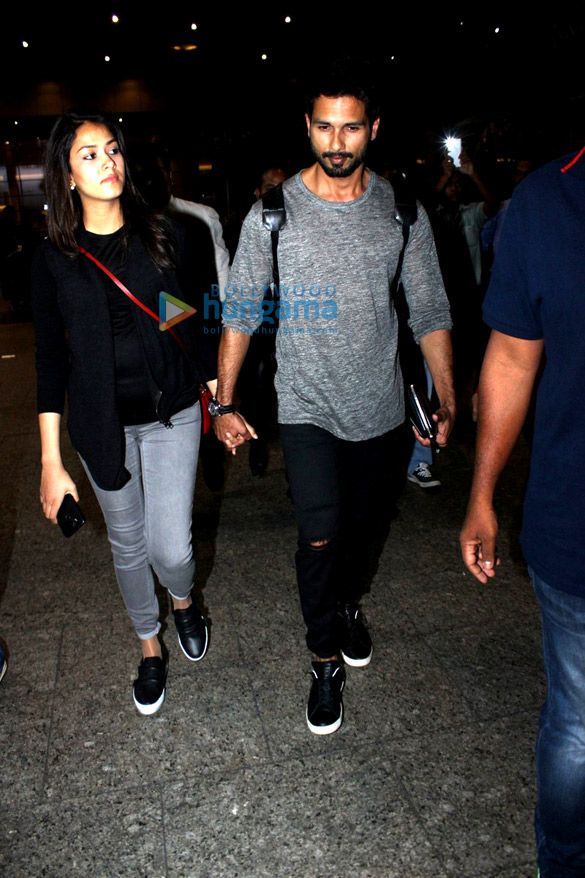shahid kapoor mira rajput arrive from vacations 8