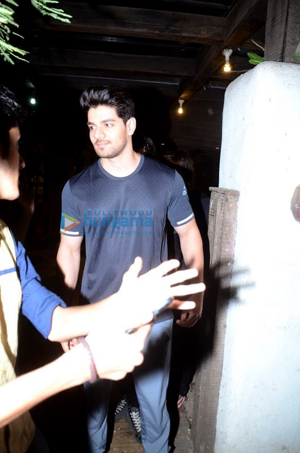 sooraj pancholi snapped in bandra 6