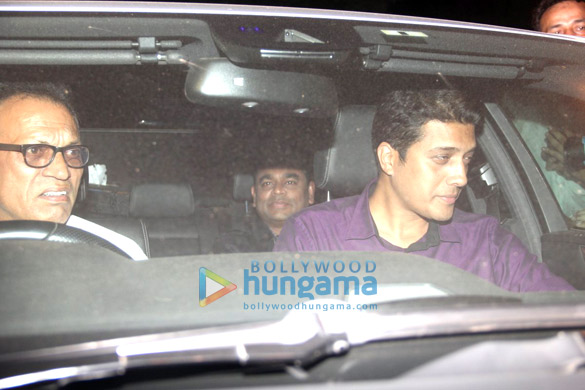 shah rukh khan hosts a bollywood bash for apple ceo tim cook at mannat 15