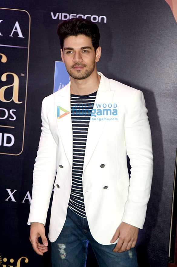 salman khan tiger shroff shilpa shetty anil kapoor grace the press meet of iifa 2016 18