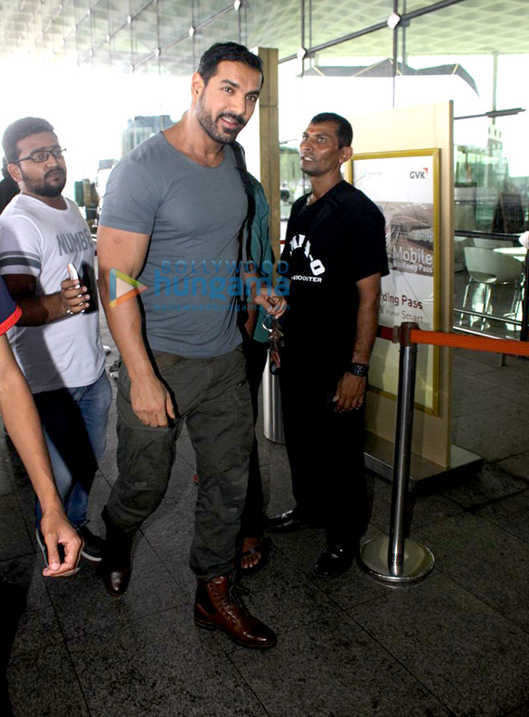 aishwarya rai bachchan sanjay dutt john abraham kangna ranaut and others snapped at airport 6