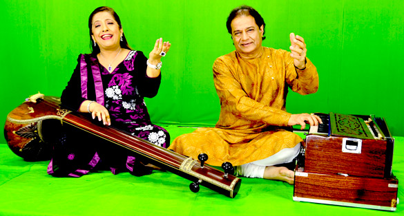 kavita mathrani sings with anup jalota for the album kripa karo bhagwan 4