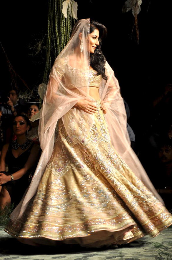tarun tahilianis show at aamby valley india bridal fashion week 2012 8