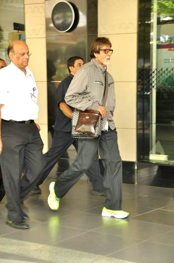 big b snapped in green florescent sports shoes 7