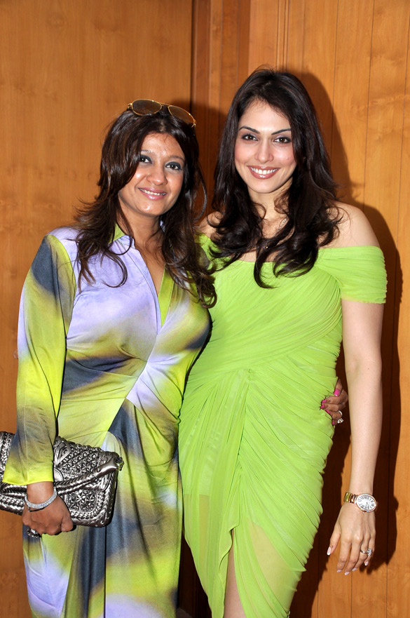 eesha koppikhars birthday celebration 3