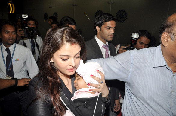 exclusive pictures of abhi ashs daughter aaradhya 2