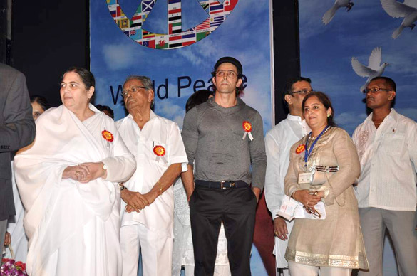 hrithik roshan at the launch of i pledge 4 peace project 6