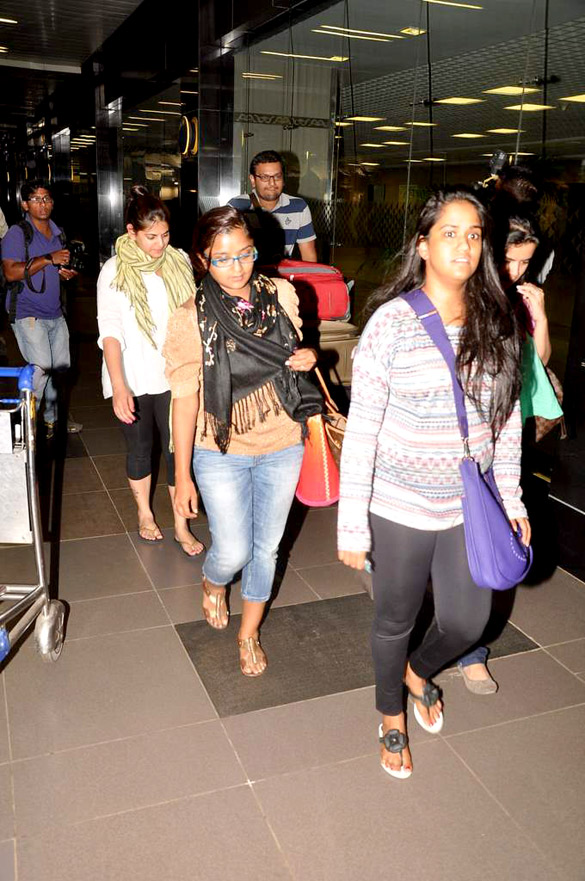 priyanka chopra and others snapped at the airport 6