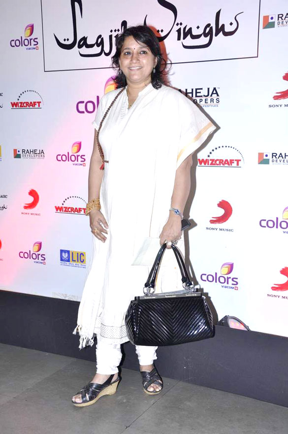chitra singh pays tribute to jagjit singh on his anniversary 7