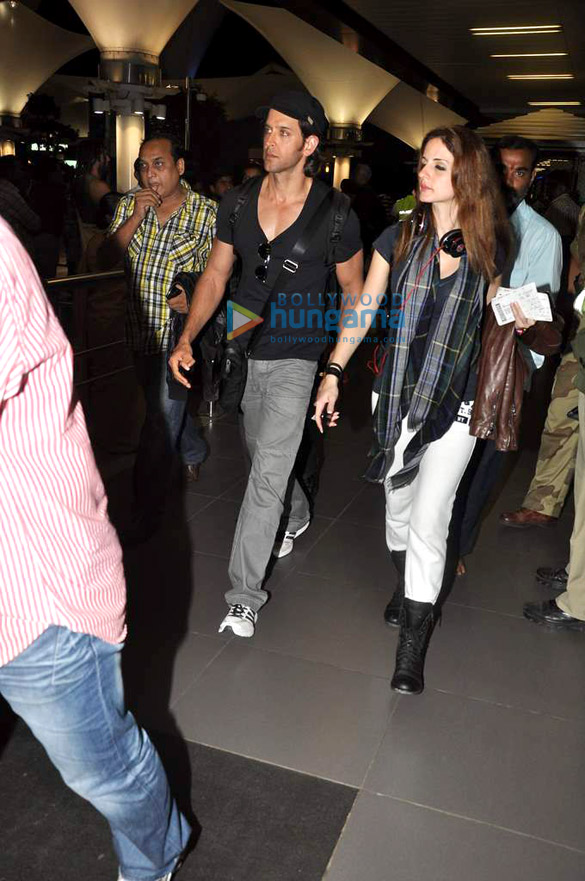 hrithik and sussanne snapped at the airport 2