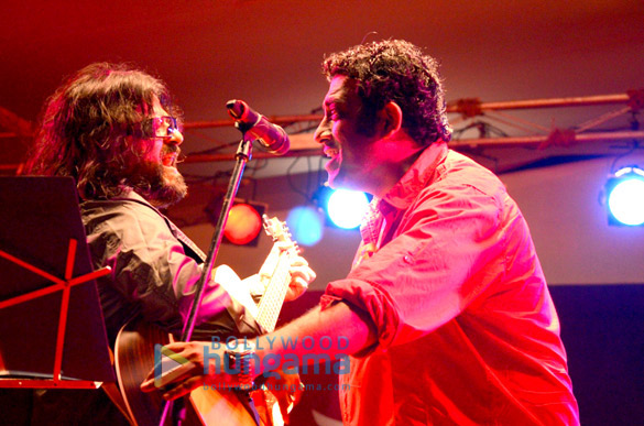 celebs visit north mumbais sarbojanin durga puja day 4 10