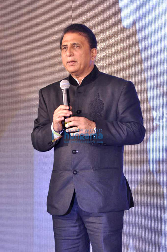 big b abhishek at sunil gavaskars honour by ulysse nardin 17