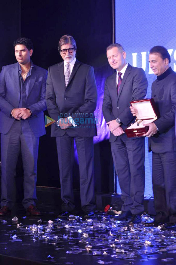 big b abhishek at sunil gavaskars honour by ulysse nardin 4