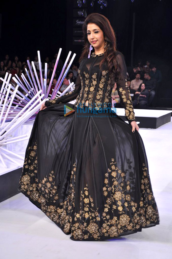 neeta lullas show at blenders pride fashion tour day 2 8