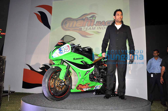 tabu dhoni at mahi racing launch 6