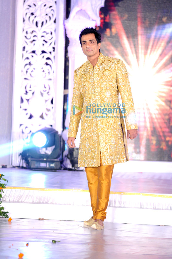 rohhit verma shilpa marigolds ignite fashion show 5
