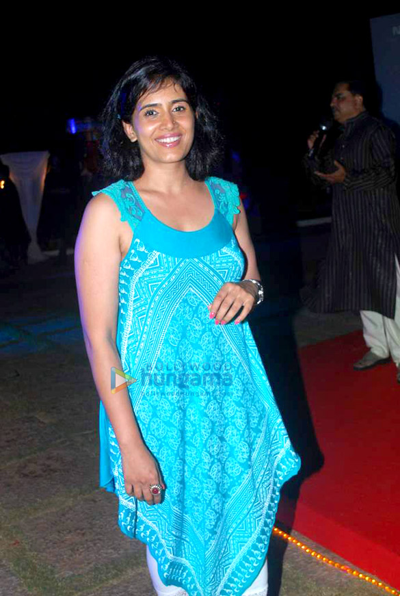 celebs grace ashutosh ranas birthday bash 21