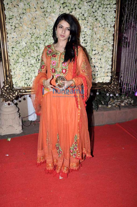celebs grace kiran bawas diwali bash 21