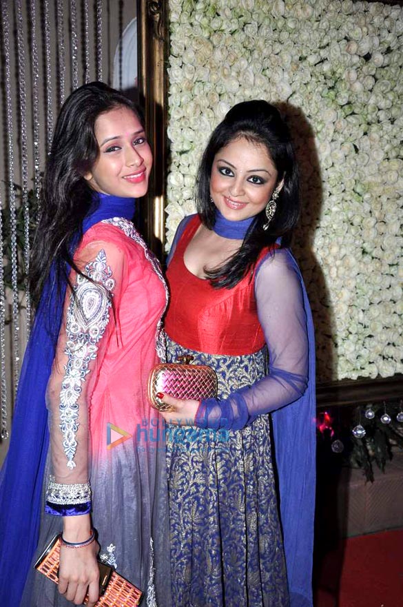 celebs grace kiran bawas diwali bash 24