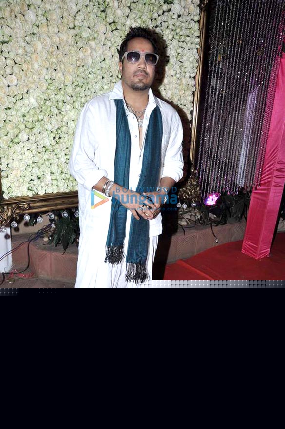 celebs grace kiran bawas diwali bash 35