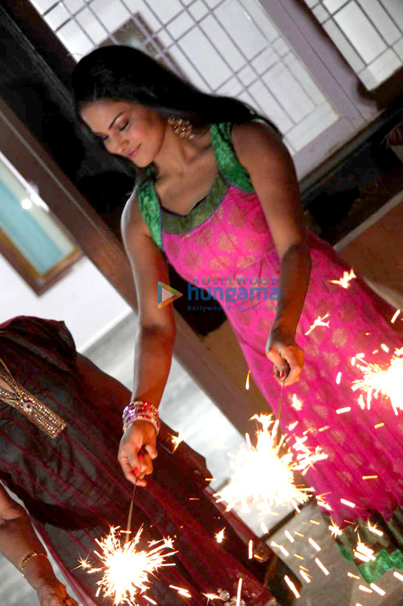 veena malik celebrates diwali in hyderabad 5
