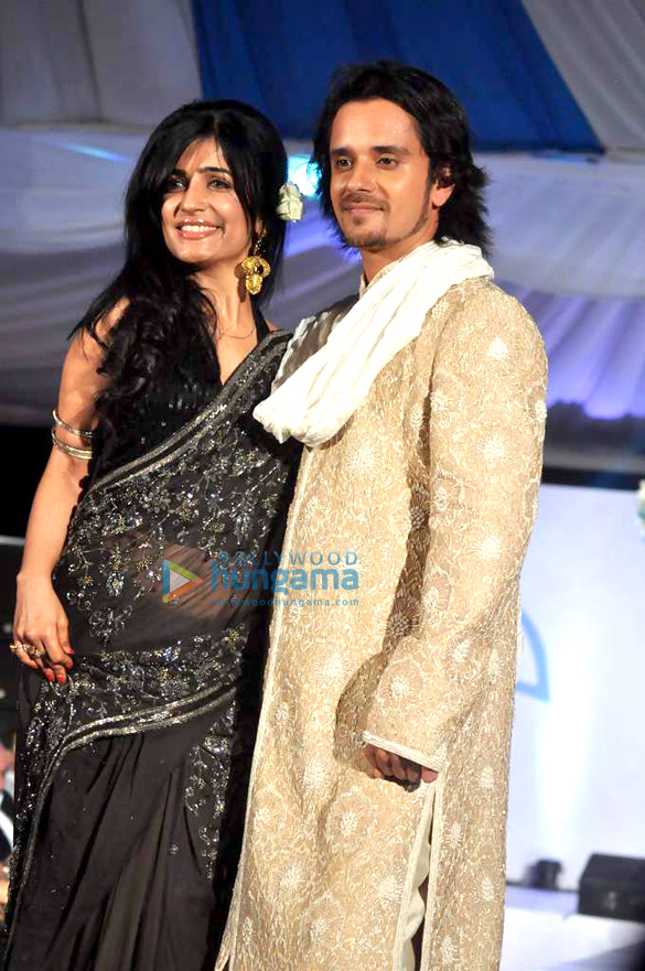 vivek sania others at the global peace fashion show by neeta lulla 18