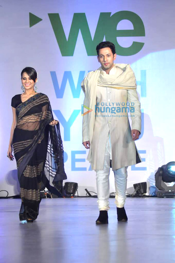 vivek sania others at the global peace fashion show by neeta lulla 9