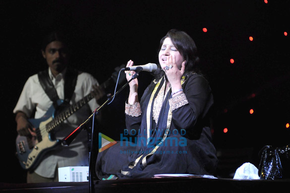 kavita seth performs on a cruise liner for le club musique 5