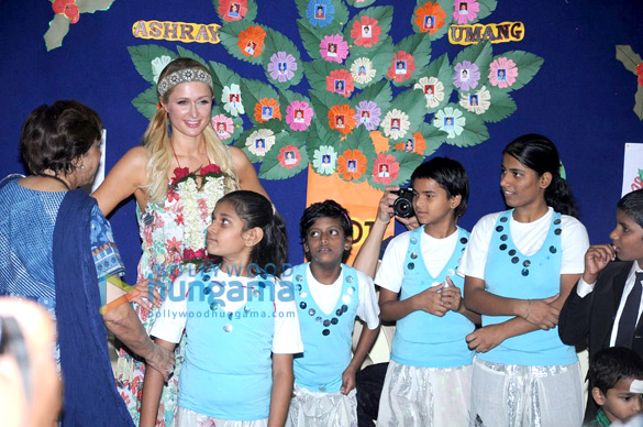 paris hilton visits orphanage kids at ngo 5