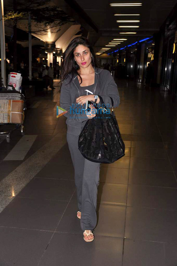 kareena snapped at the airport 8