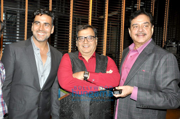 shatrughan sinhas dinner in honour of kokilaben ambani hospital doctors 5