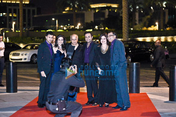 mahesh bhatt pooja bhatt introduce aaryan in dubai 4