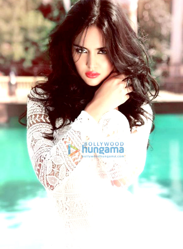 Nathalia Kaur Photos, Images, HD Wallpapers, Nathalia Kaur HD Images