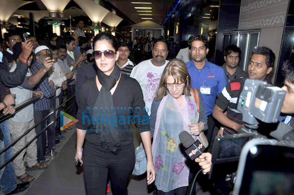 katrina snapped with her mom 3