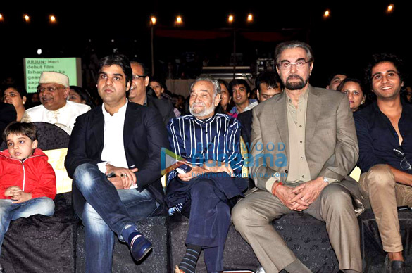 bollywood biggies at umang police show 2013 27