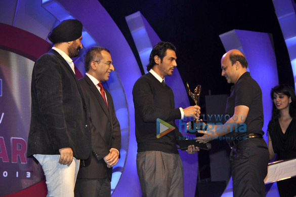 arjun rampal sachin tendulkar at bloomberg tv autocar awards 3