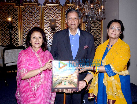 madhoo raima sen at the unveiling of coffee table book on rambagh palace jaipur 10