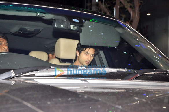shahid kapoor snapped in bandra 5