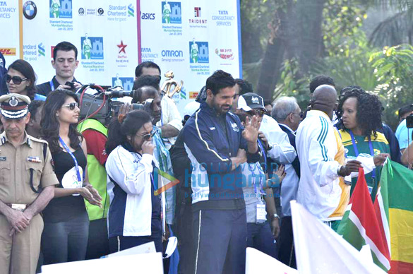 standard chartered mumbai marathon 2013 15