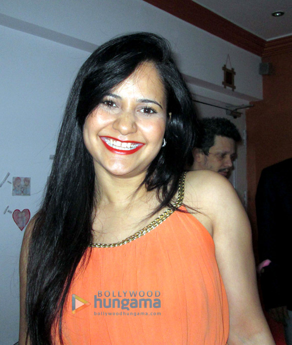 deepshikha celebrated her first marriage anniversary 12