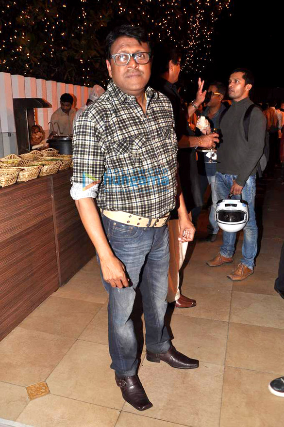 nandu dhurandar launches calendar for marathi film industry 6