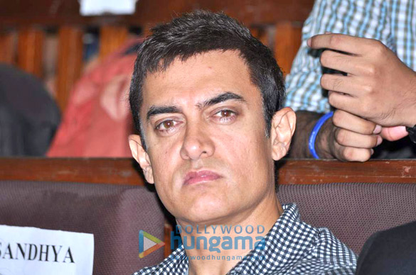aamir khan visits kem hospital 6