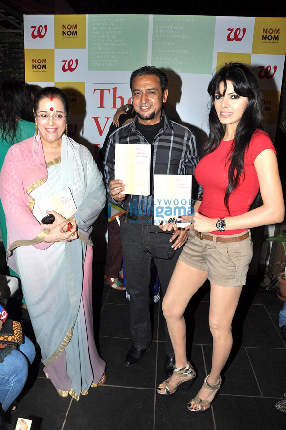 launch of anuradha sawhneys book the vegan kitchen bollywood style 3