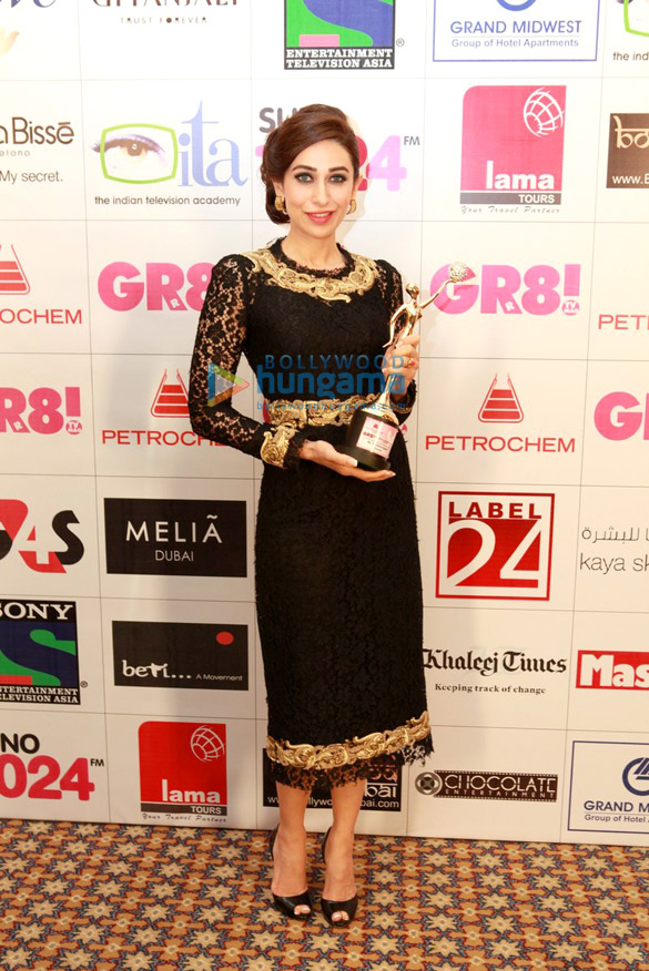 rani urmila juhi at gr8 women awards in dubai 4