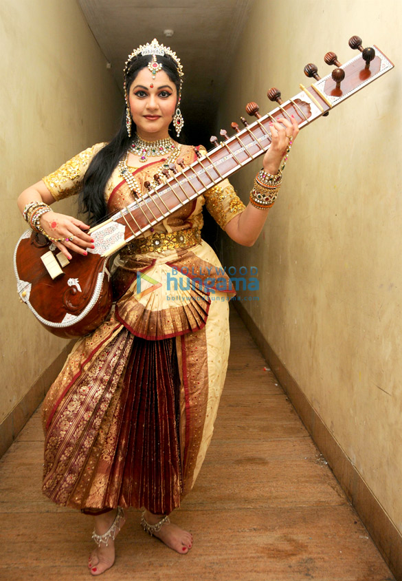 gracy singh performs at ravindra natya mandir 9