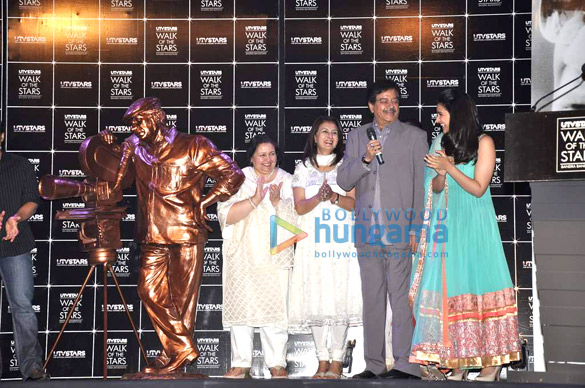 unveiling of yash chopras statue at utvstars walk of the stars 5