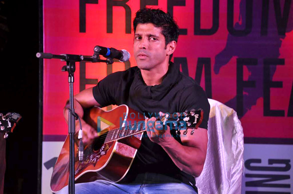 farhan akhtar at the 1 billion rising concert 5