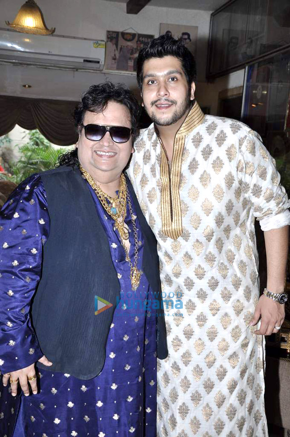 sophie rimi sen at bappi lahiris sarwasti pooja 8